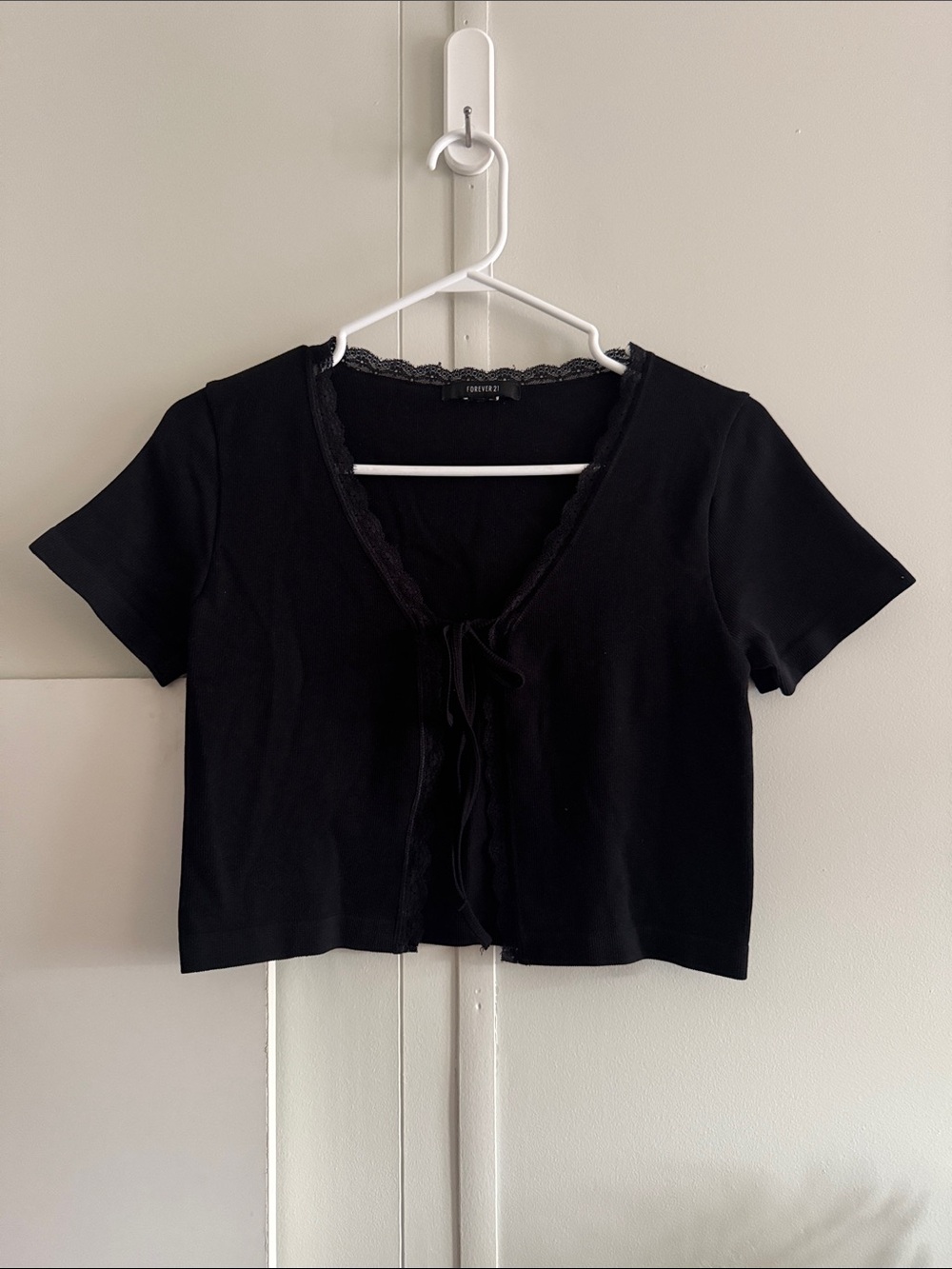 FOREVER21 Stretchy Cropped Cardigan PTP 15”+